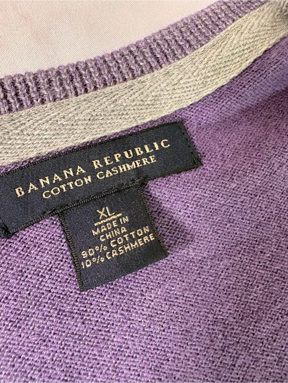 Banana Republic Men's V-Neck Sweater in Lavender Purple